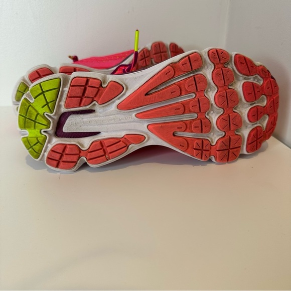 Under Armour pink Athletic Shoes - Picture 8 of 14